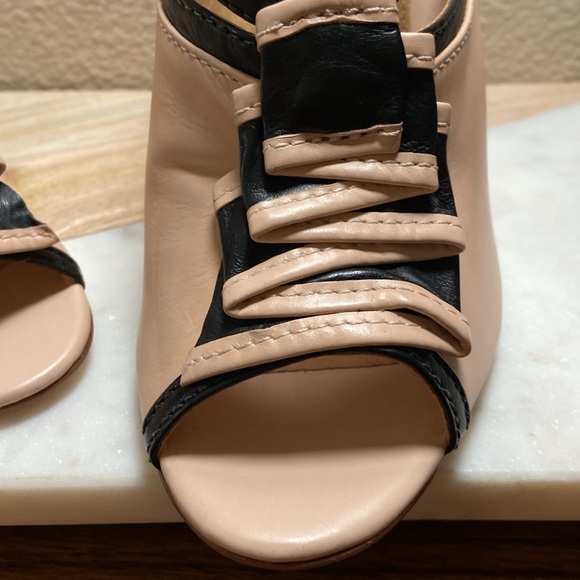 NIB L.A.M.B. Gwen Stefani Leather peep toe heels 10M Gorgeous! - Picture 4 of 16